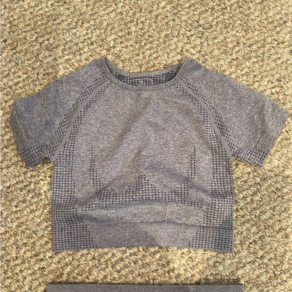 Brand new work out set , never been worn - small